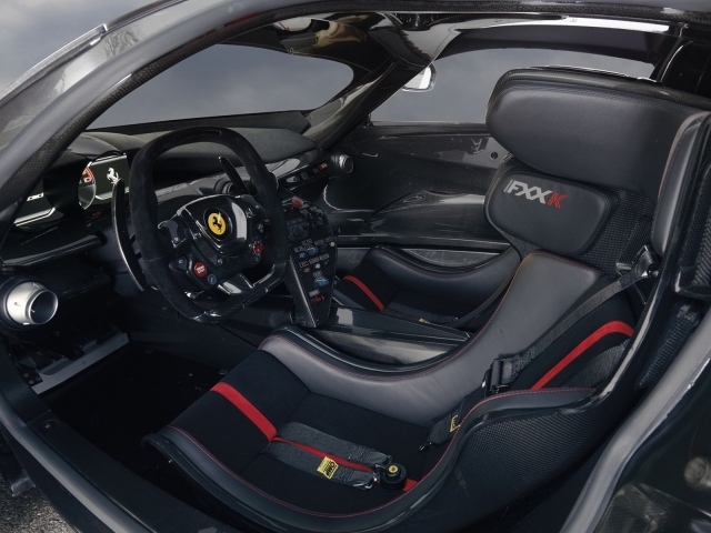 Салон автомобиля Ferrari FXX K