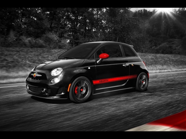 Черный Fiat 500 Abarth