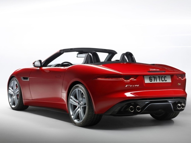 Красный кабриолет Jaguar F-Type