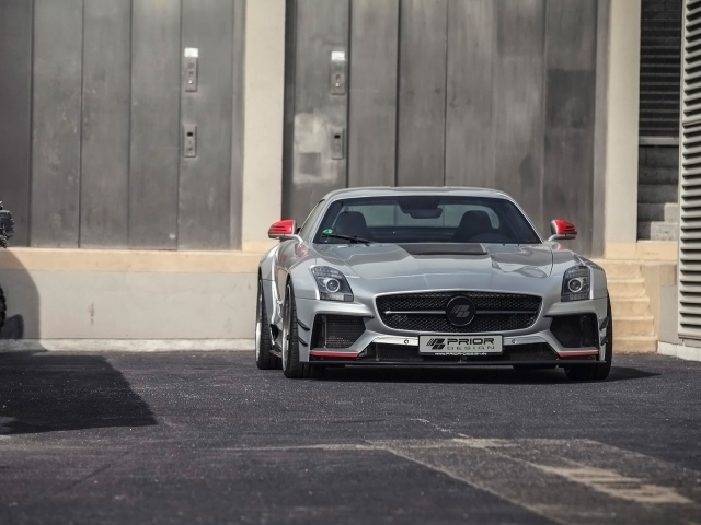 Дизайнерская модель Mercedes-Benz SLS AMG