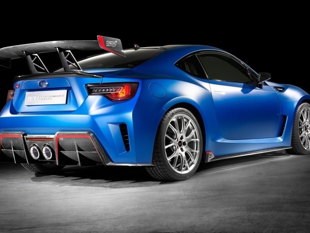 Вид сзади на голубой Subaru STI Performance