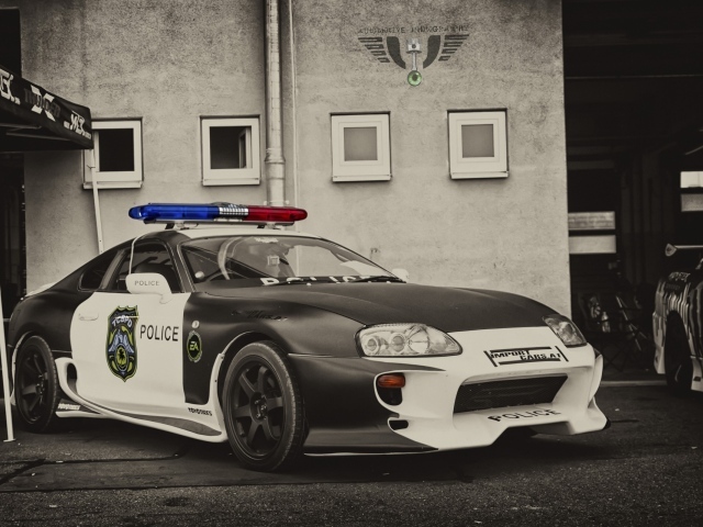 Полицейский автомобиль Toyota Supra