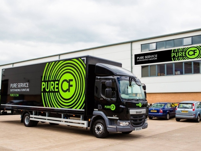 Фирменный тягач ДАФ