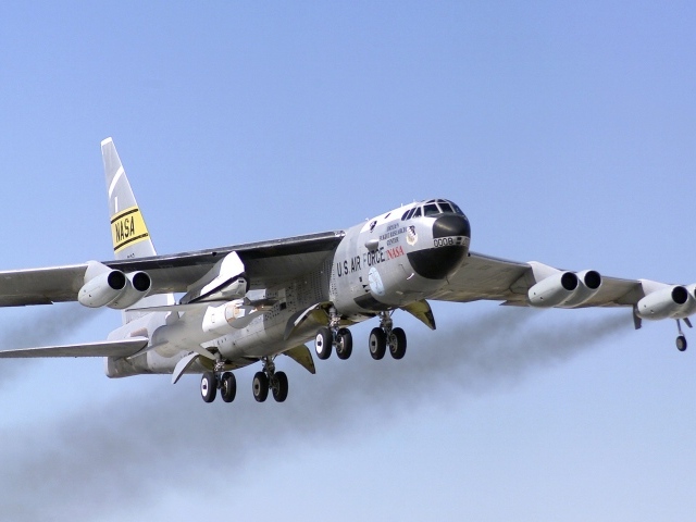 Высотный самолет Boeing B-52 Stratofortress