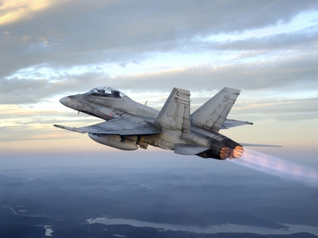 Реактивный самолет McDonnell Douglas CF-18 Hornet
