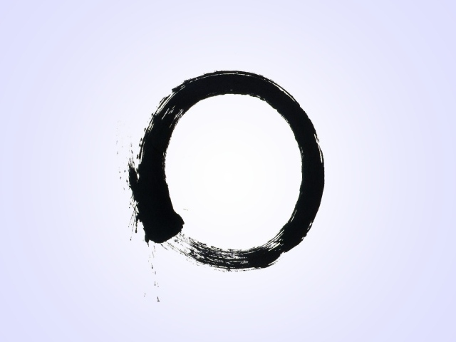 Черный круг на белом фоне