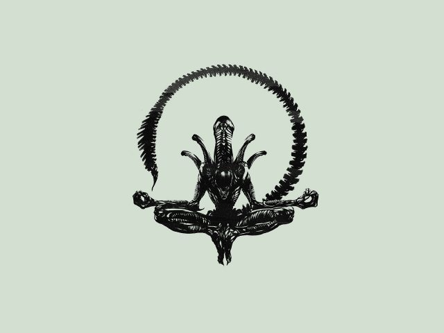 Чужой медитирует, светлый фон