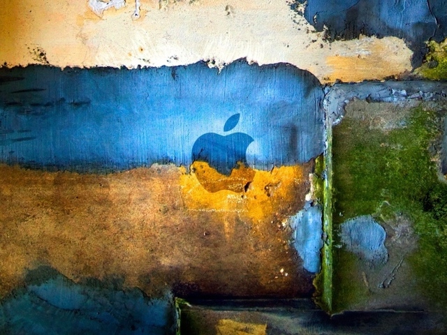 Логотип Эппл на раскрашенной стене