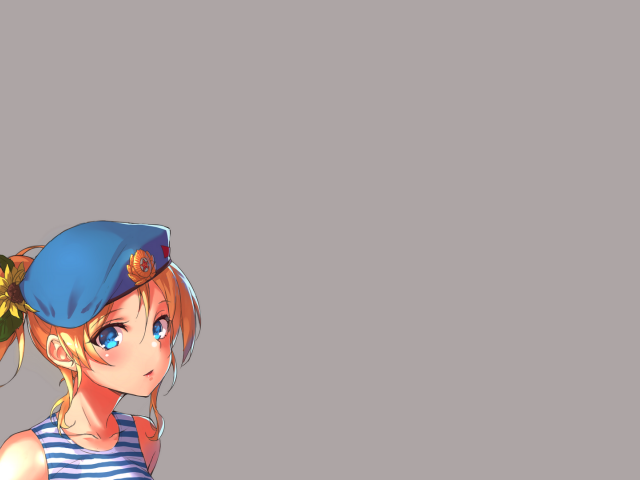 Девушка в военной форме, серый фон