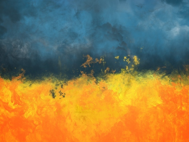 Желтое пламя и синий дым