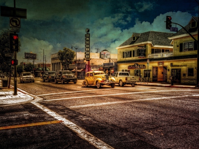 Автомобили на светофоре в небольшом американском городе