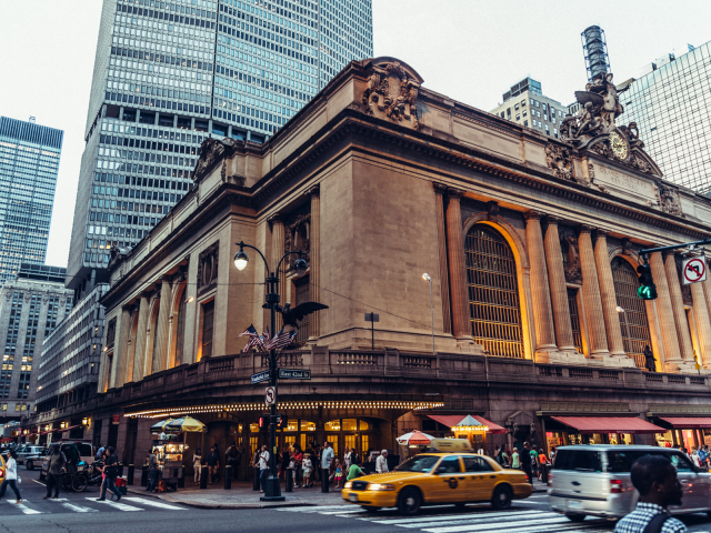 Такси у центрального вокзала в Нью-Йорке