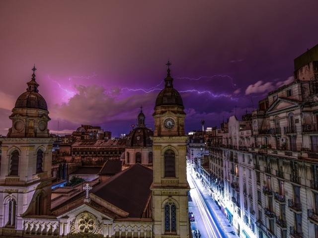 Ночной храм в Буэнос-Айресе