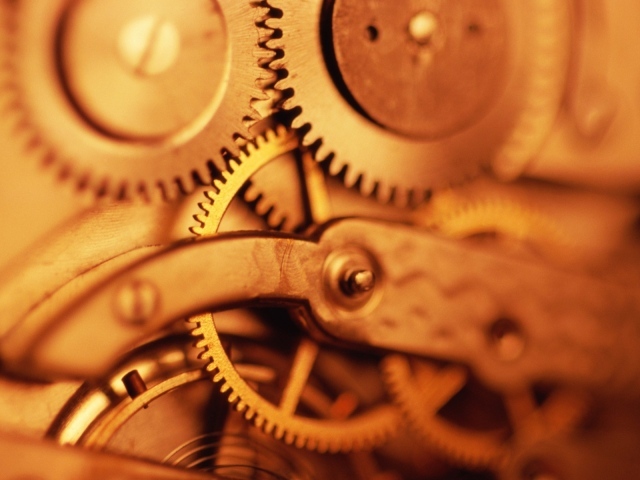 Медные шестеренки в механизме