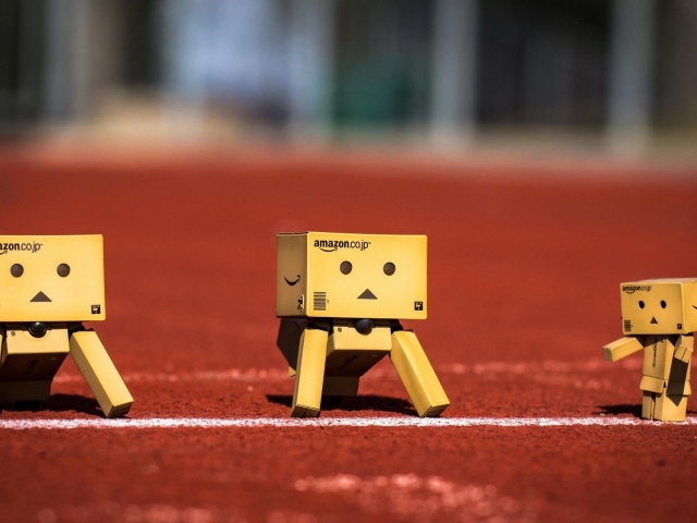 Картонные человечки на беговой дорожке