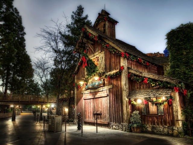 Украшение деревянного домика