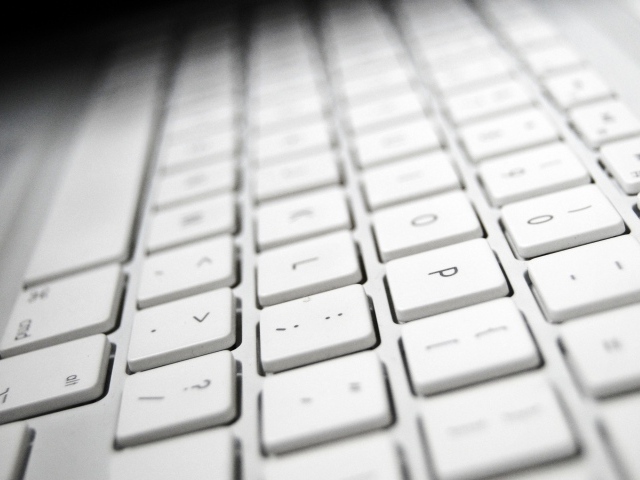 Белая клавиатура ноутбука