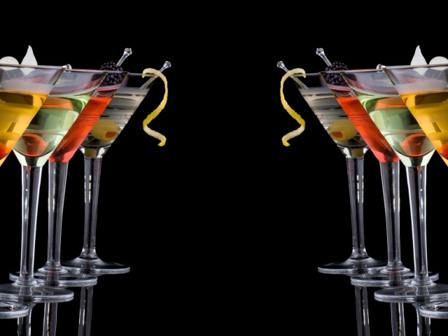 Слабоалкогольные коктейли, черный фон