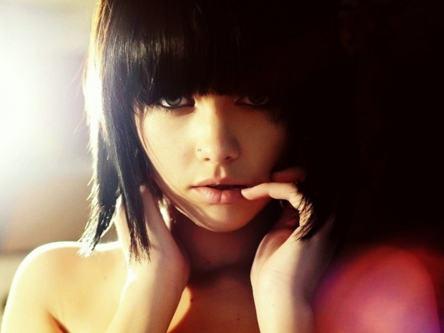 Красивая девушка Мелисса Кларк