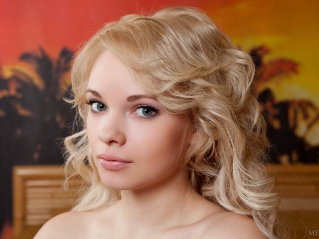 Милая девушка модель Feeona A