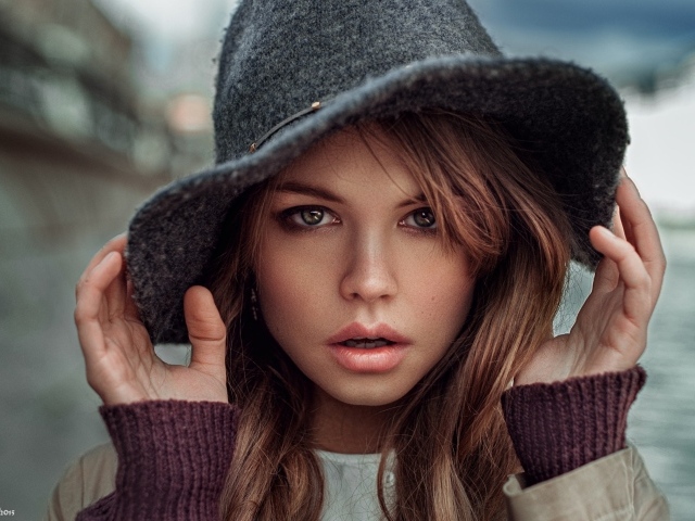 Модель в шляпе Анастасия Щеглова