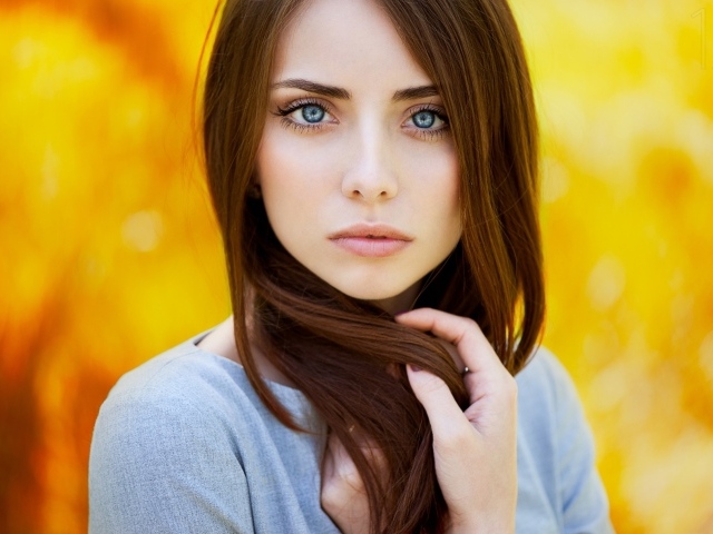 Девушка на желтом фоне, фото Анна Неврева