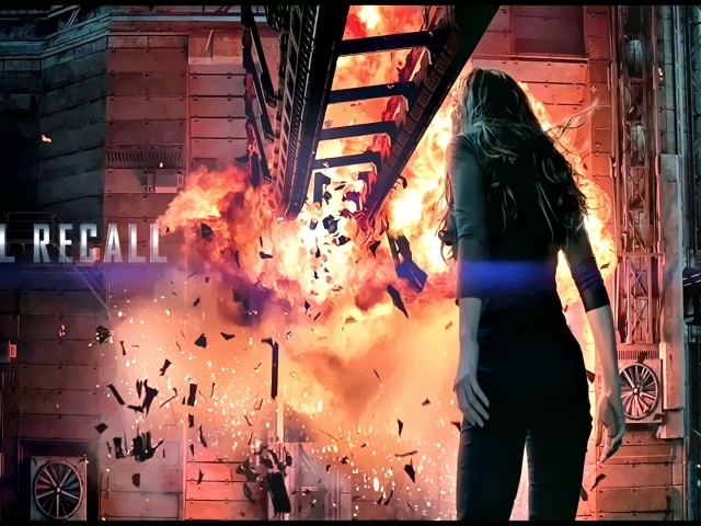 Взрыв в фильме Вспомнить всё