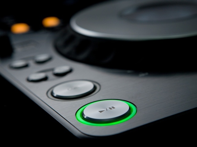 Кнопка на пульте Диджея