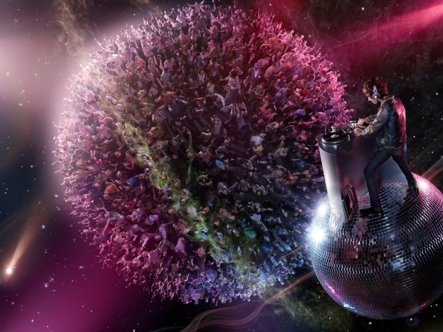 Диджей погрузил дискотеку в мир музыки