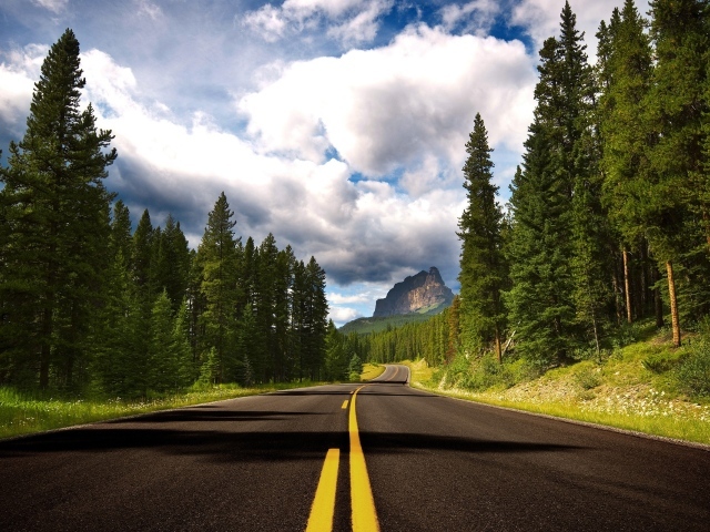 Лента шоссе в горы