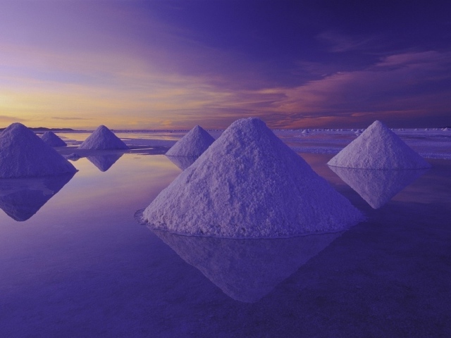 Белая пустыня из соли