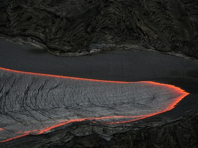 Река из вулканической лавы