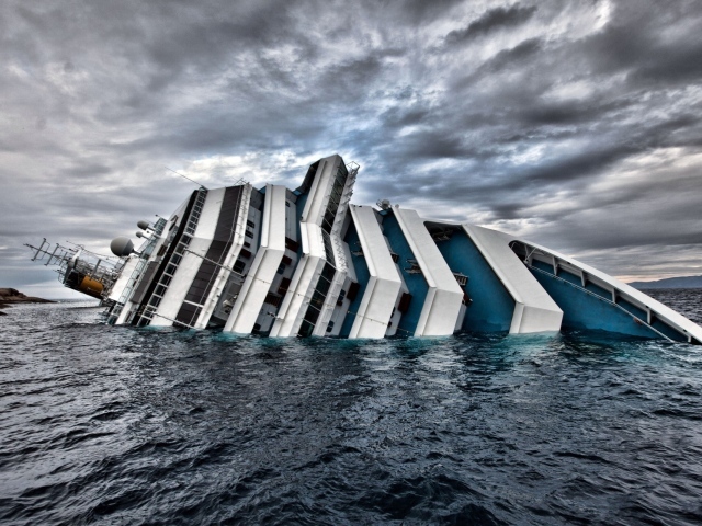 Круизный лайнер Коста Конкордия