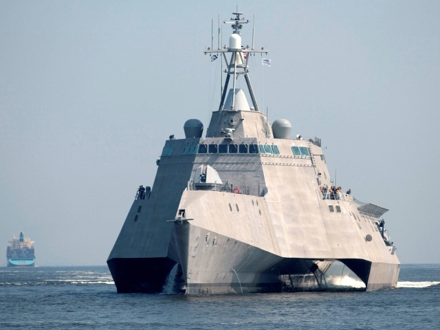 Военный корабль необычной конструкции