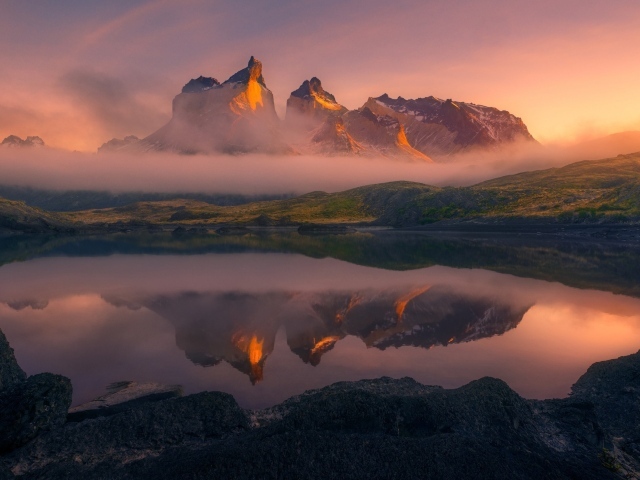 Горное озеро в Торрес-дель-Пайне, Чили