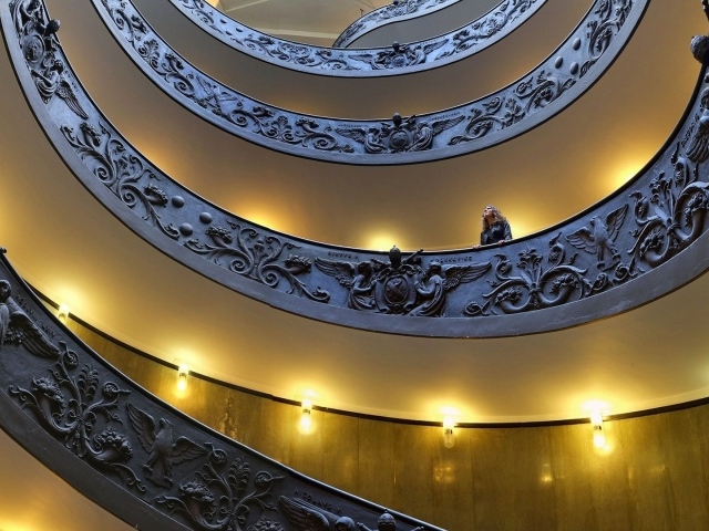 Лестница в здании Ватикана