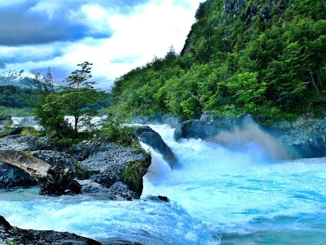 Пороги на реке в Чили