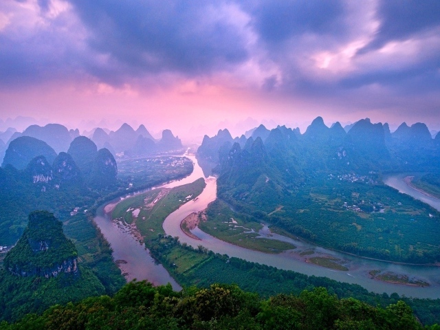 Изгибы реки в горах Китая