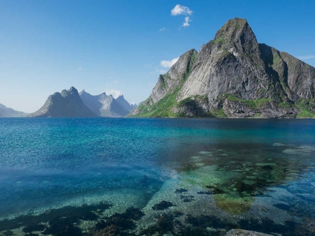 Голубая вода на Лофотенских островах, Норвегия