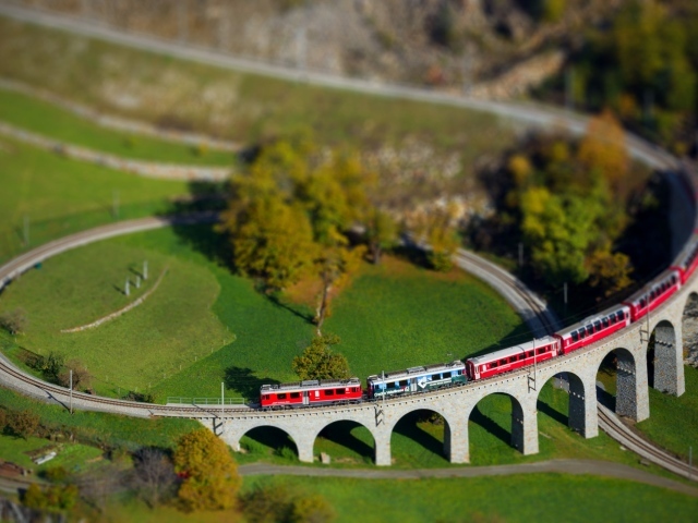 Железнодорожный путь идет кольцом