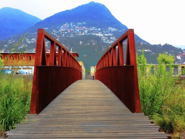 Деревянный мост в Лугано