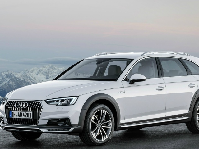 Автомобиль Audi A4 модель 2017 года