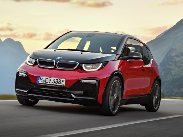 Миниатюрный электромобиль BMW i3s, 2018 года
