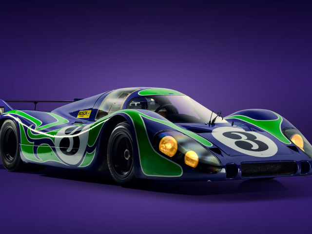 Гоночный автомобиль Porsche 917 Langheck на сиреневом фоне 