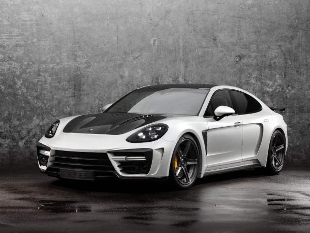 Спортивный автомобиль Porsche Panamera Stingray GTR