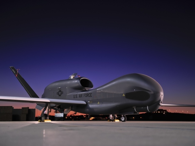 Беспилотный летательный аппарат RQ-4 Global Hawk