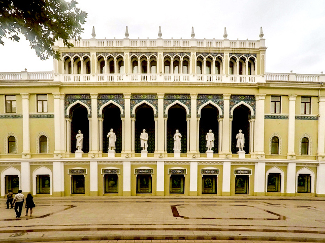 Музей азербайджанской литературы имени Низами Гянджеви Баку 