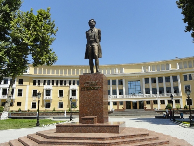 Памятник Пушкину в Ташкенте