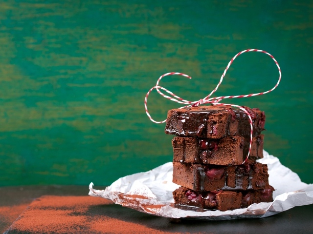 Аппетитное шоколадное пирожное брауни