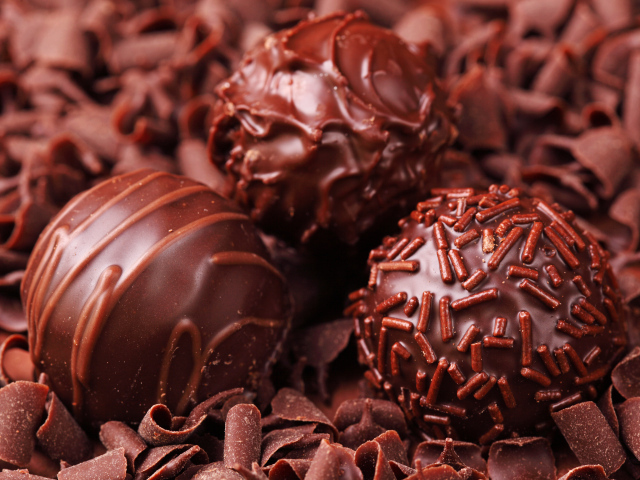 Аппетитные шоколадные конфеты шарики 